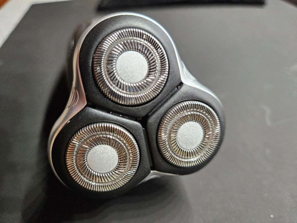 Silver Crest Rotary Shaver – Optimal Contour Adaptation