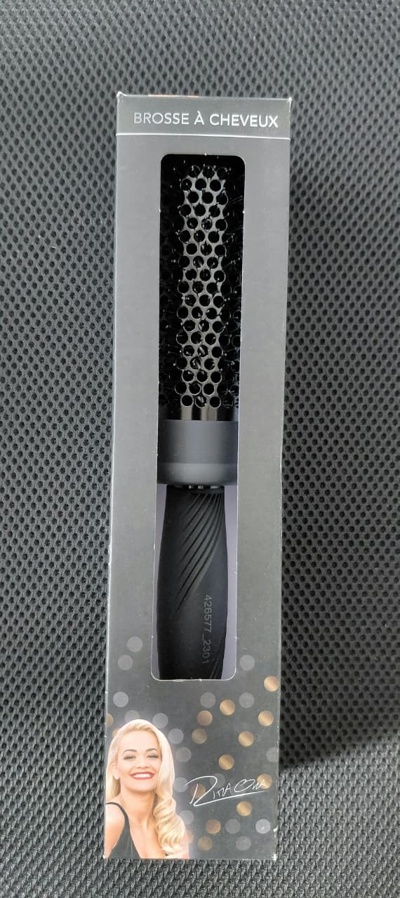 Rita Ora Round Hair Brush – 3.4 cm