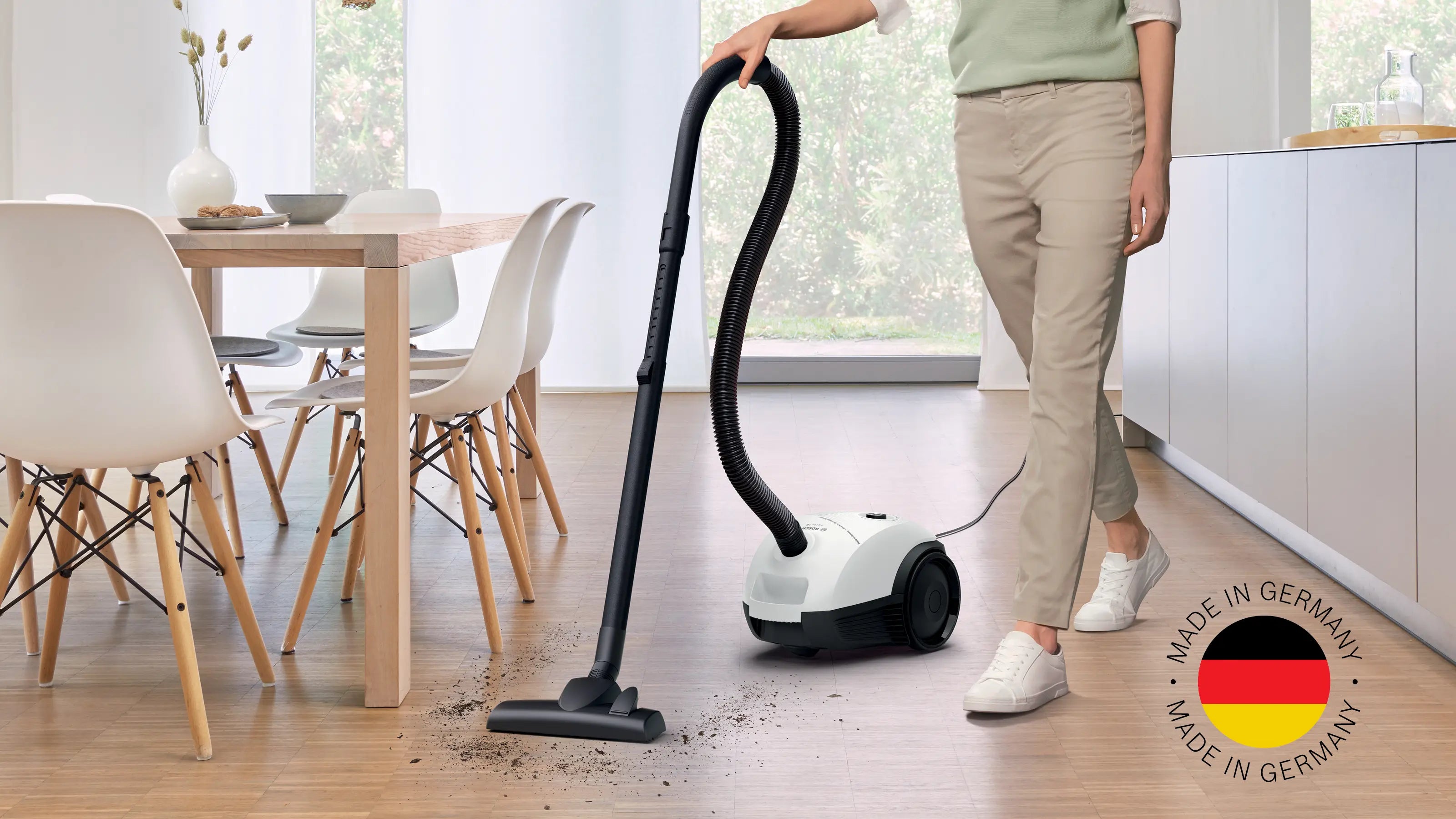 Bosch Serie 2 Bagged Vacuum Cleaner