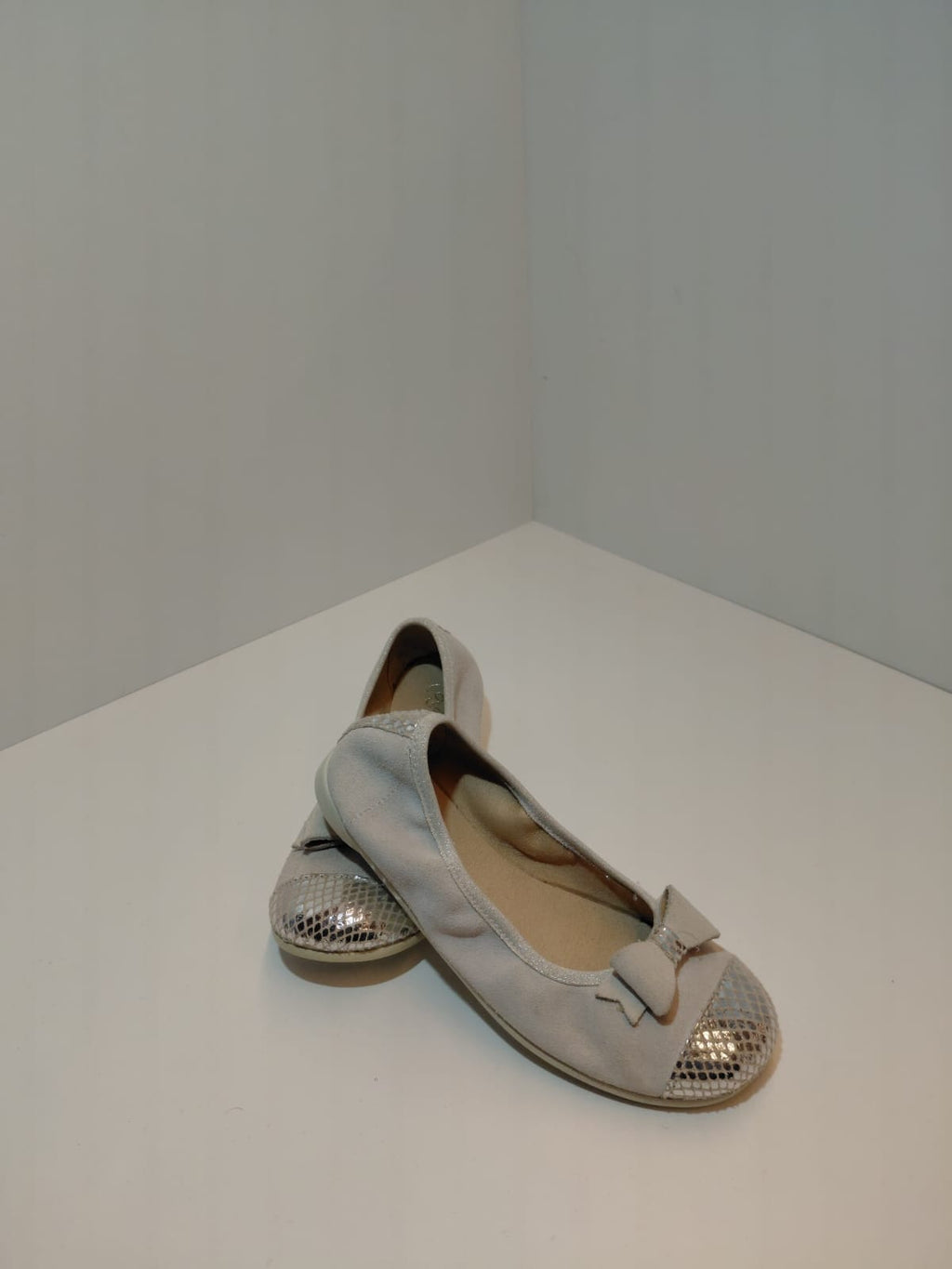 Girls Beige Ballet Flats with Metallic Toe & Bow Detail