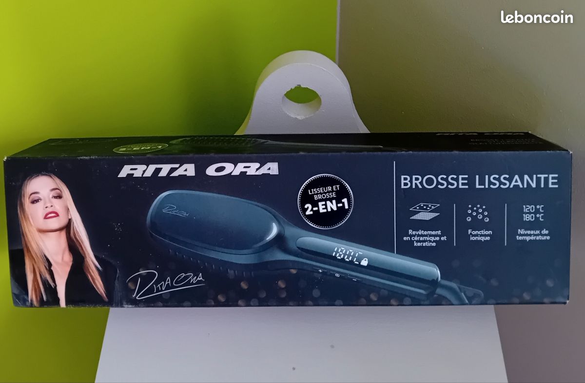 RITA ORA Hair Straightening Brush