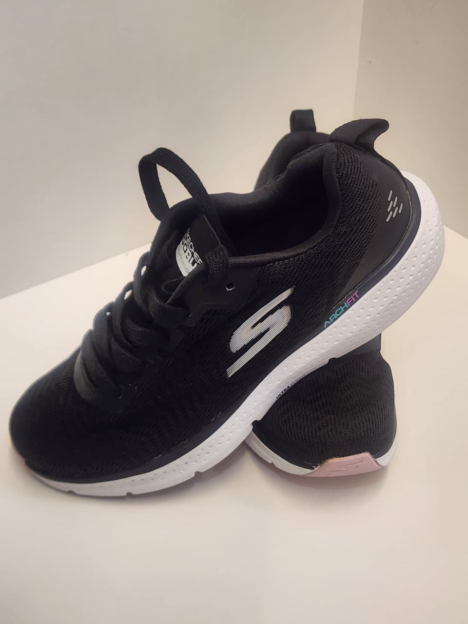 Skechers Arch Fit