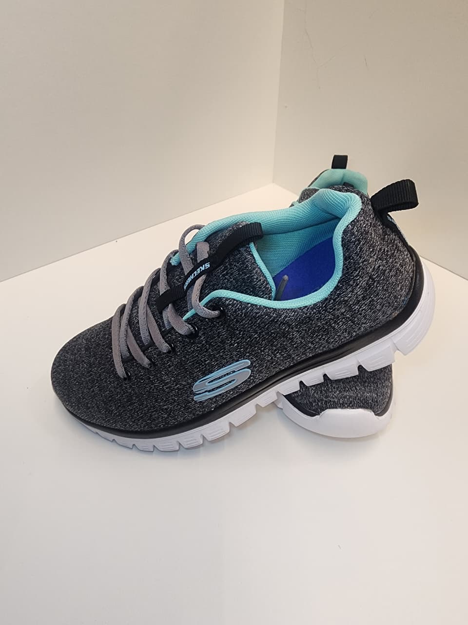 Skechers Graceful – Get Connected