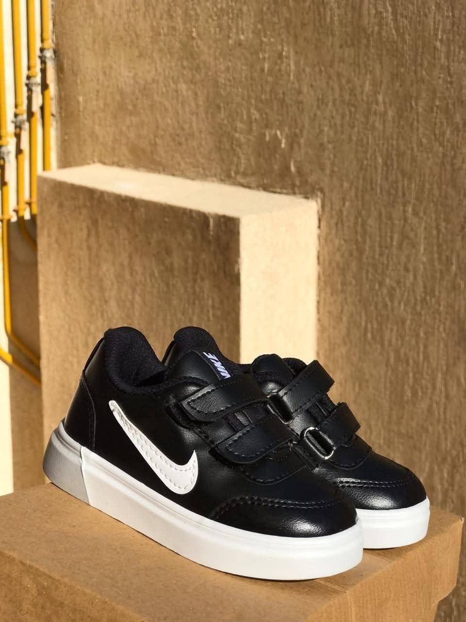 Nike Capri Sneakers